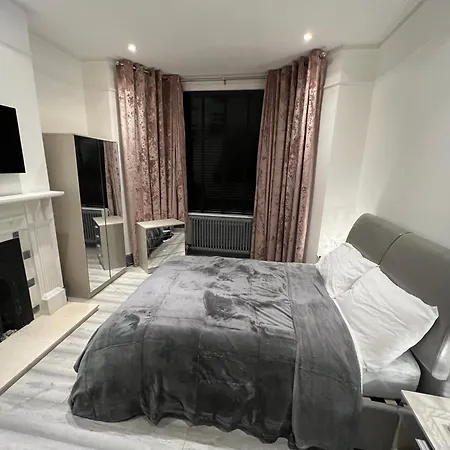 Urbanness Stays - Rooms With Stylish Comfort In The Heart Of Croydon